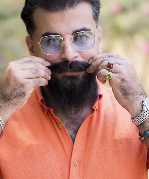 عکس اصلی مشتری قبل از نقاشی سیاه قلم